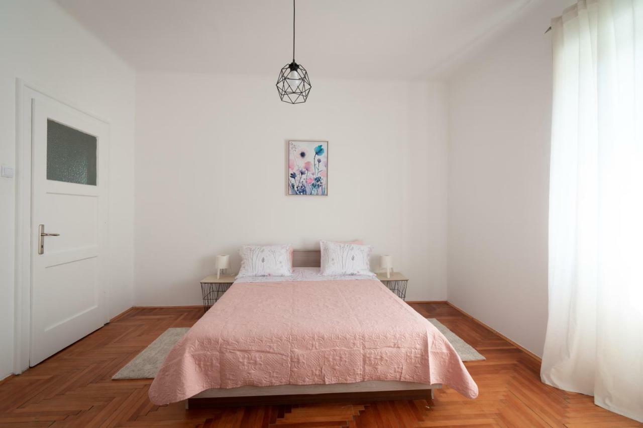 Apartman Rhapsody Apartment Сплит Екстериор снимка