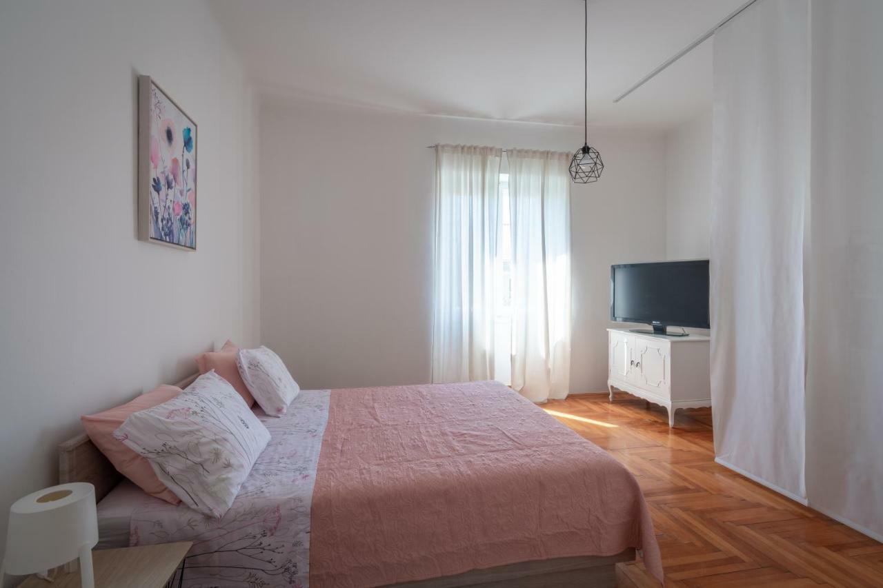 Apartman Rhapsody Apartment Сплит Екстериор снимка