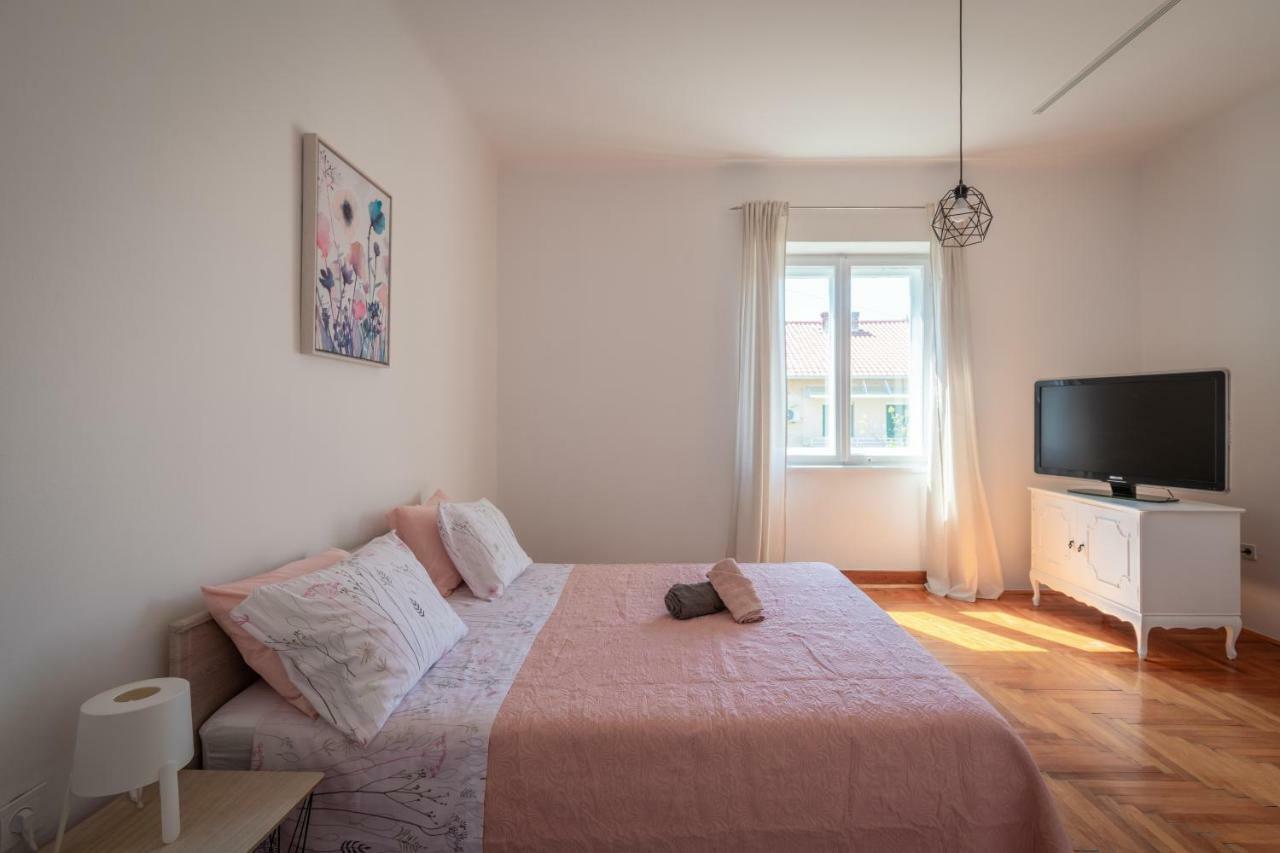 Apartman Rhapsody Apartment Сплит Екстериор снимка
